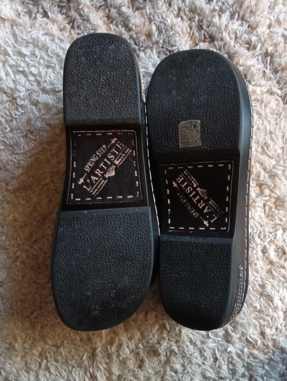 L'Artiste Spring Step Black Slip-On Floral Stitch Comfort Loafers - Picture 6 of 13